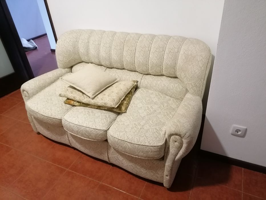 Sofá cama três lugares