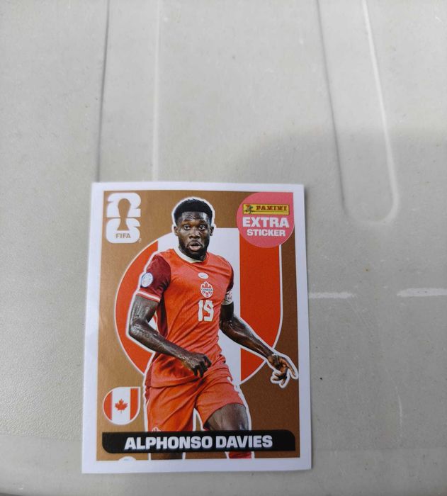 Vendo cromos vini junior ouro e alphonso davies bronze
