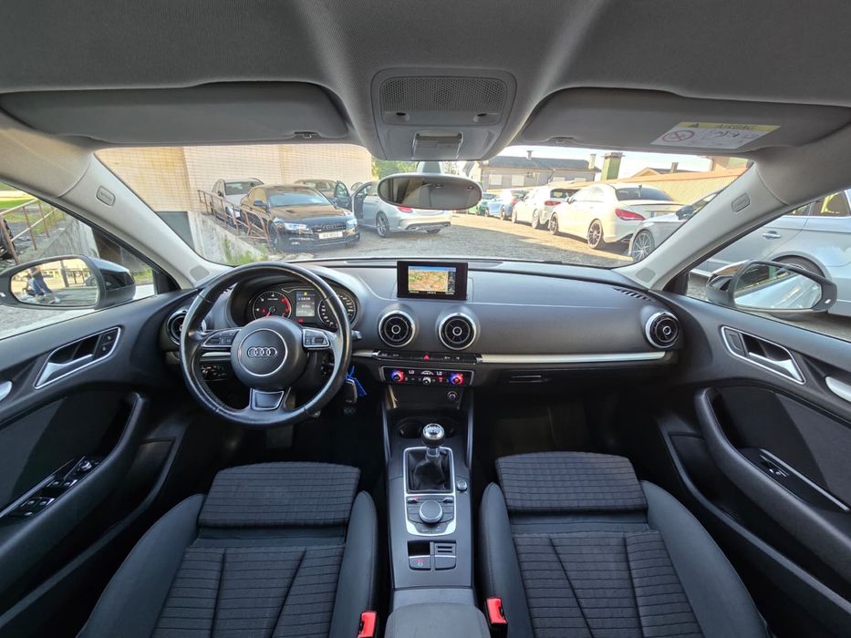 Audi A3 Sportback 8V S line 1.6Tdi 110Cv (LOOK RS3)