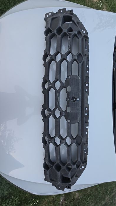 Wzmocnienie atrapy grilla AUDI Q5 80A FY - 80A853692D