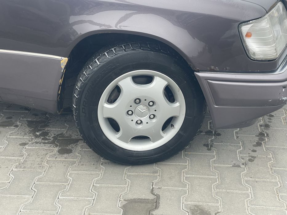Продам 124 2.0 газ бенз 1993