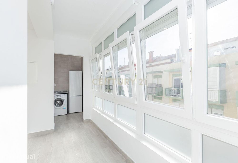 T2 Totalmente Remodelado | Dafundo – Cruz Quebrada | 80 M² | Elevador