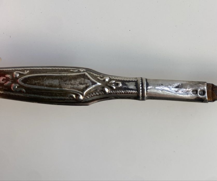 Tinteiro de casquinha e aparo em prata