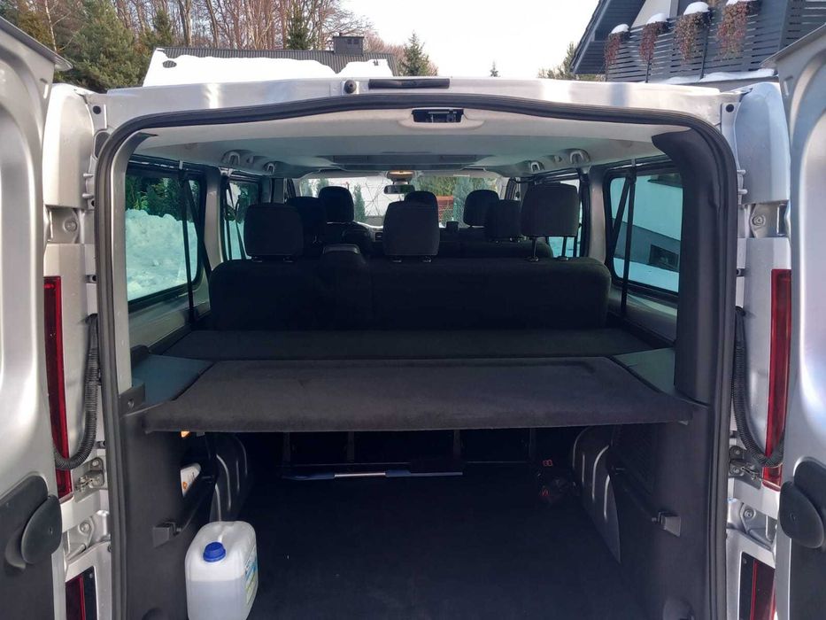 Wynajem busa 9-osobowego Long.