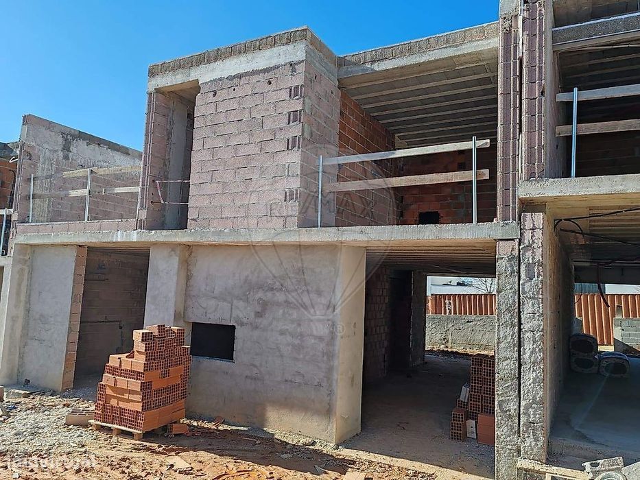 Moradia T4 para venda