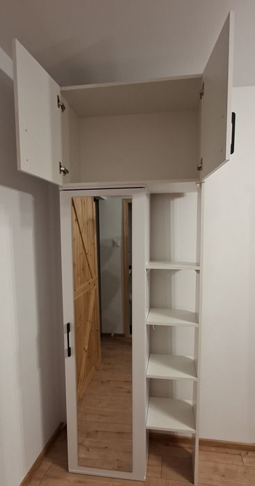 Szafa do przedpokoju z lustrem – biała, wysoka, 234 cm