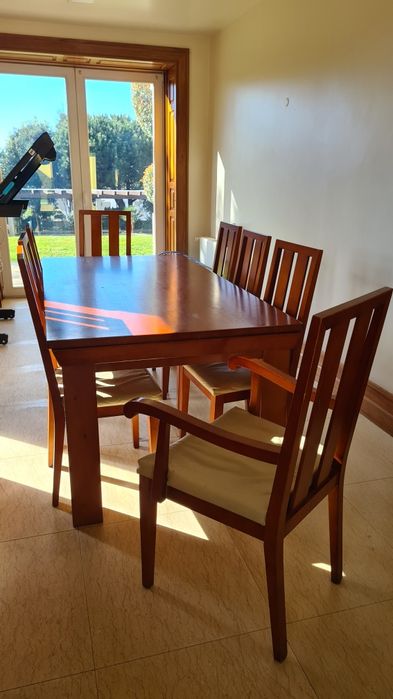 Mesa e Cadeiras de Cozinha