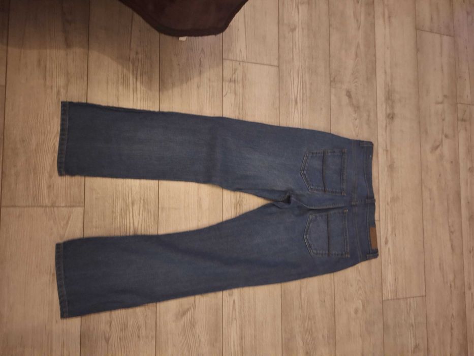 Granatowe jeansy damskie