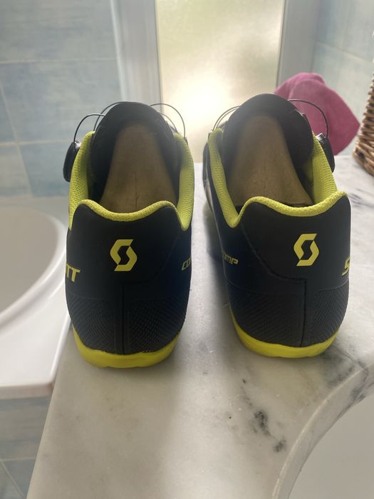 Sapatilhas Scott com engates