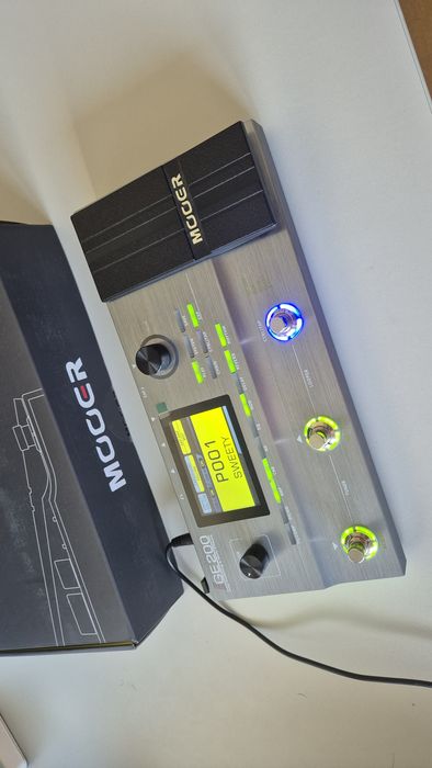 Pedaleira Guitarra: MOOER GE200