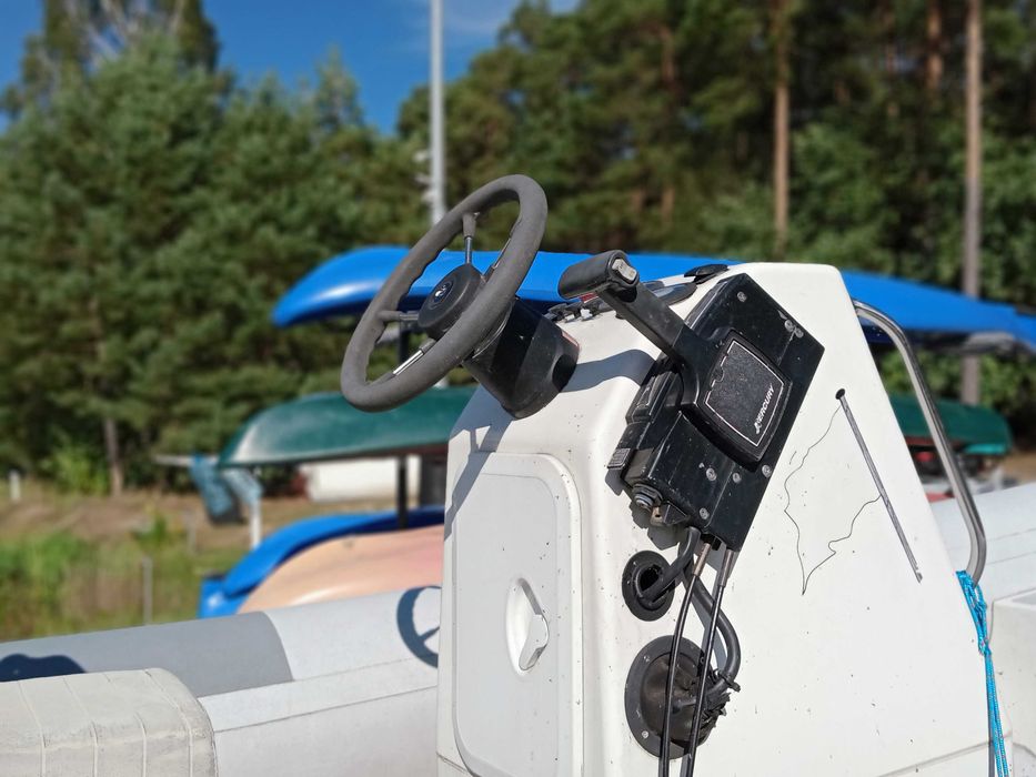 Rib z silnikiem 90 km