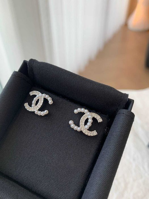 Kolczyki Chanel Double C
