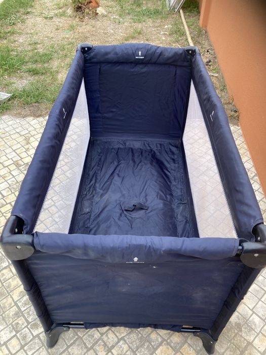 Parque ou cama para crianças em bom estado