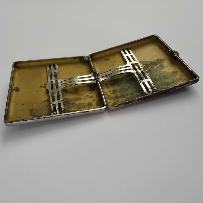 Angielska papierośnica 70 lata