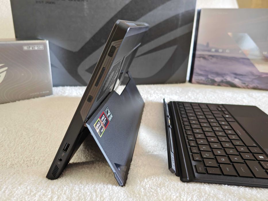 ASUS ROG Flow Z13 (2025) Ryzen AI MAX+ 395, 64GB DDR5, AMD 8060s, 1TB NVME