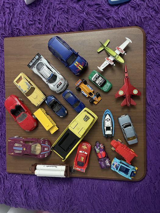 Металеві ретро машинки