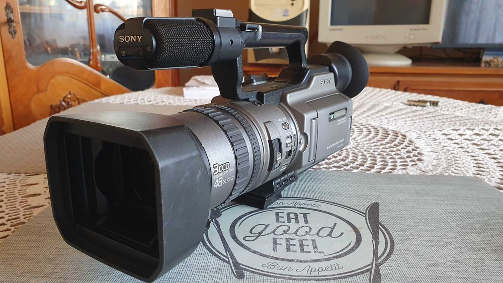 Kamera video DV SONY 2100 E