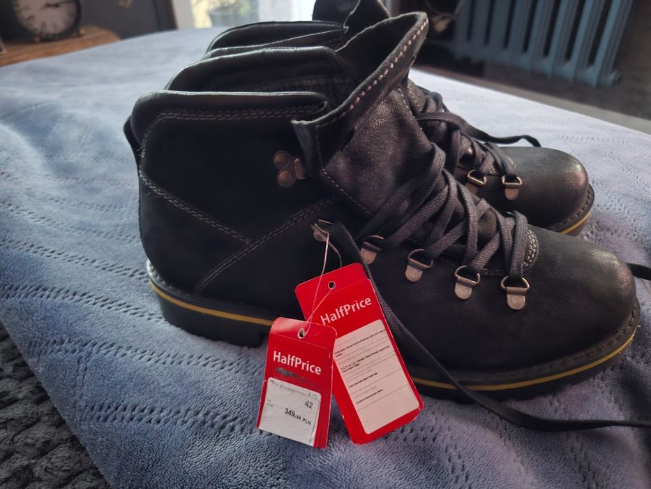 Sprzedam nowe trapery męskie