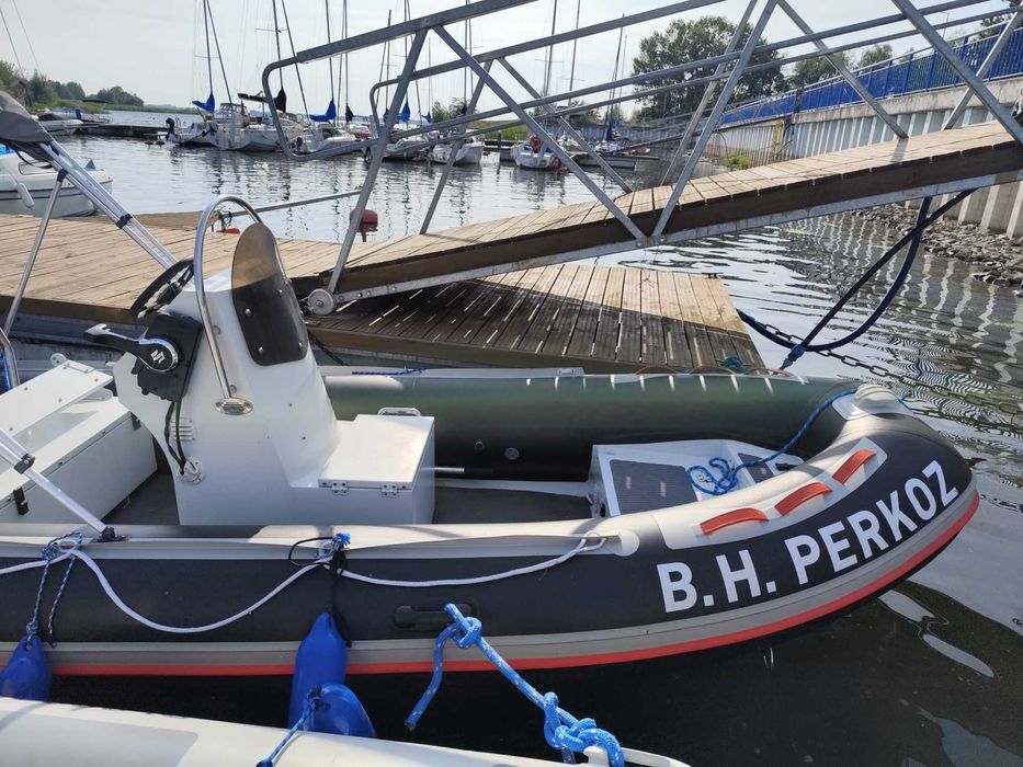 Łódż motorowodna typu RIB 460 z silnikiem Suzuki 2025 20 KM