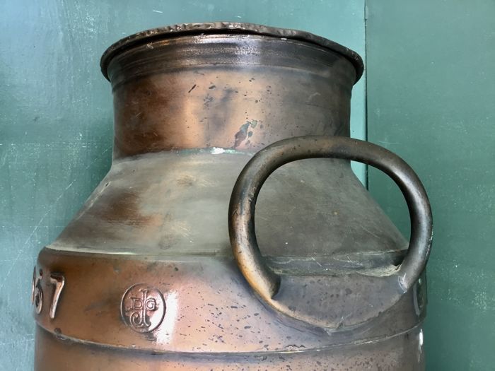 Leiteira antiga em cobre