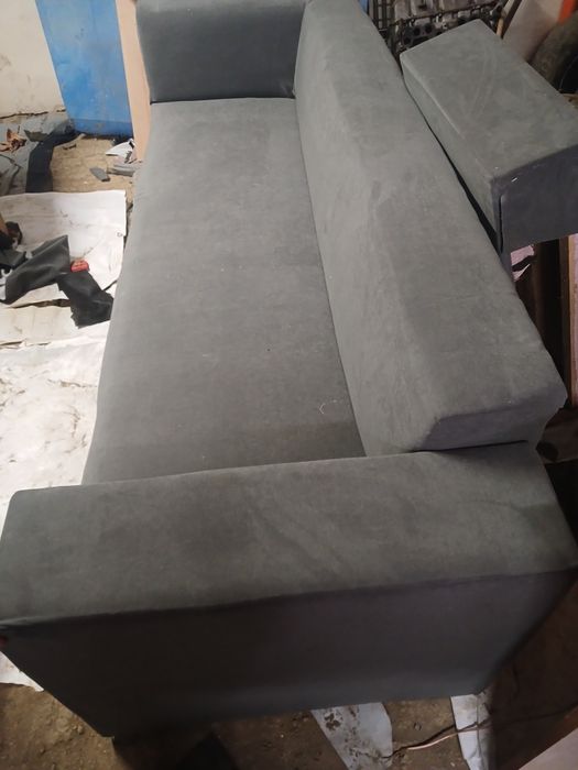 Перетяжка дивана (реставрація мягкої частини)