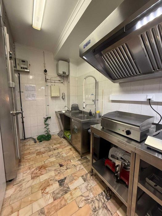 Trespasse Dark Kitchen equipada | Pronta a funcionar | Renda 620€