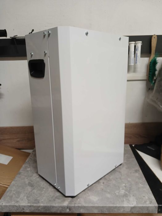 Корпус 8S (box, кейс, ящик) для LiFePo4 EVE