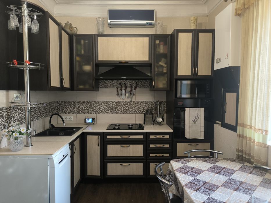 Будинок подобово, правий берег