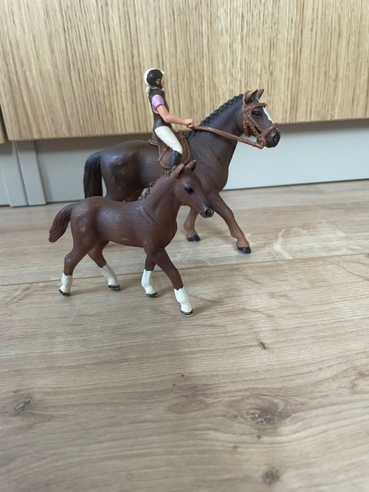 Figurki 2 szt. Schleich 12 + gratisy i jeździec