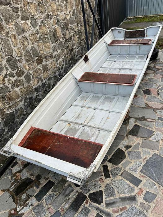 Лодка, човен Казанка 6, автобот, джонбот, плоскодонка.