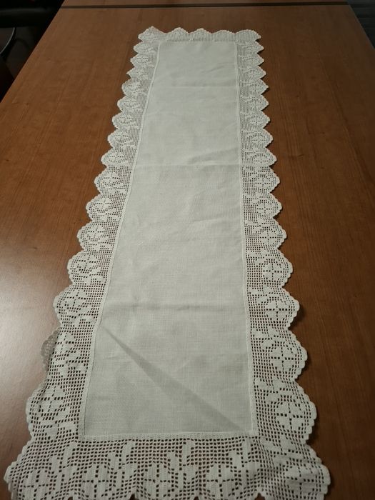 Naperons de renda e linho