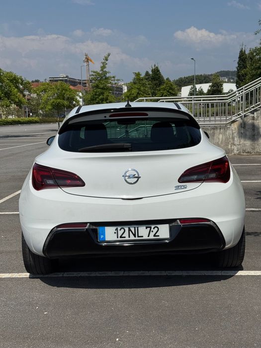 Opel Astra — fotografia 2