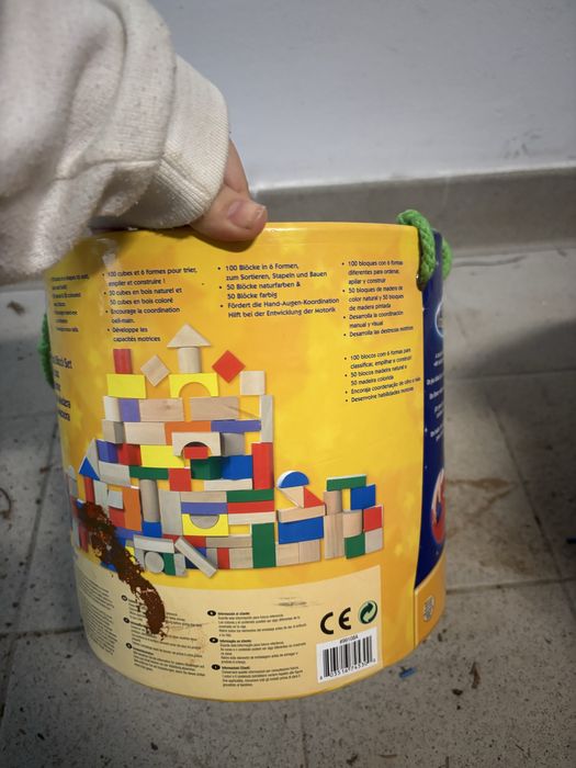 Conjunto de Blocos de Madeira (100 peças) + Caixa de Encaixes