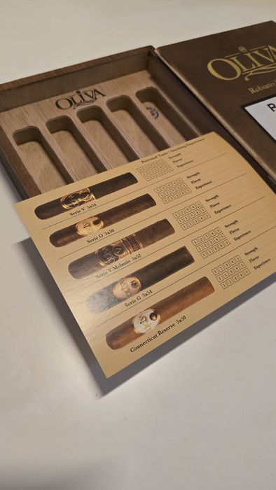 Lote 2 Caixas de Charutos Madeira Vazias - Oliva Cigars Sampler + Casa Turrent 1880 Vidro