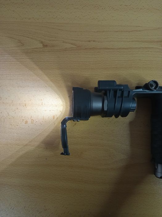 Lanterna tática  airsoft com grip