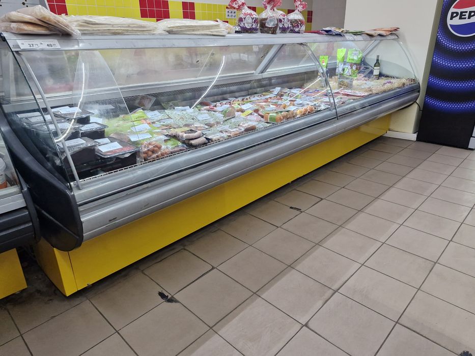 Продам вітрини холодильні