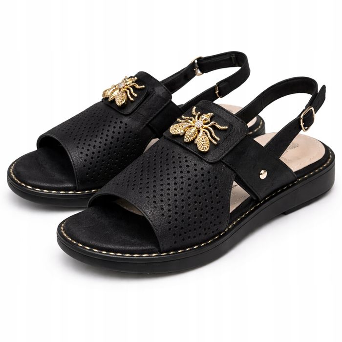 Czarne sandały damskie na płaskiej podeszwie z ozdobną złotą pszczołą