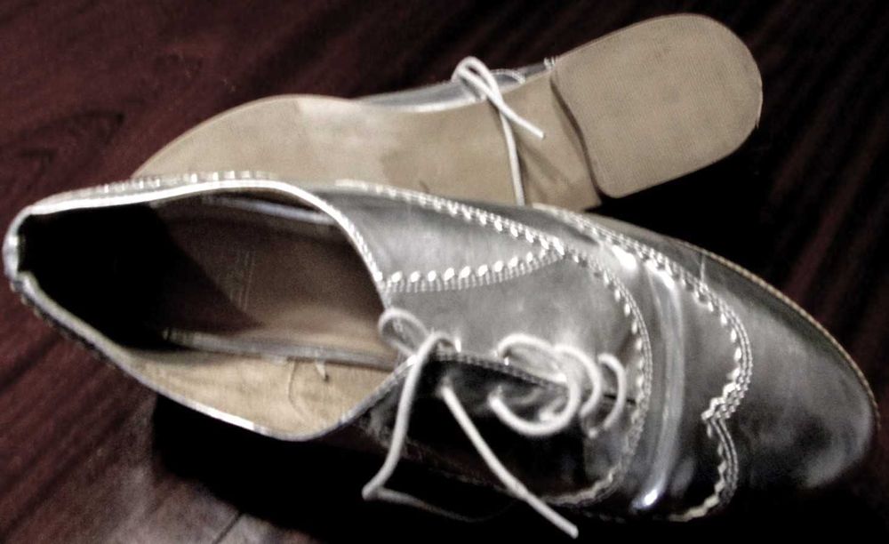 Półbuty srebrne typu Oxford F&F , roz. 41 , wkładka 26,5 cm