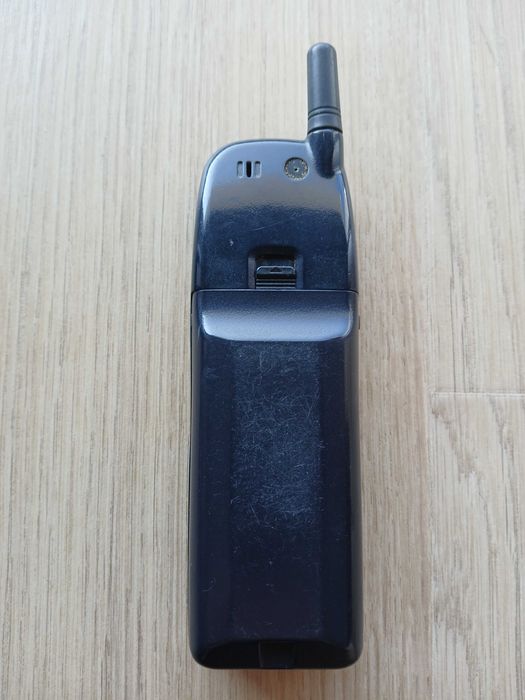 Telefon Panasonic EB-GD50 z ładowarką