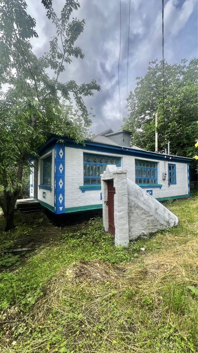 Терміново продам цегляний  будинок  в с. Медвин