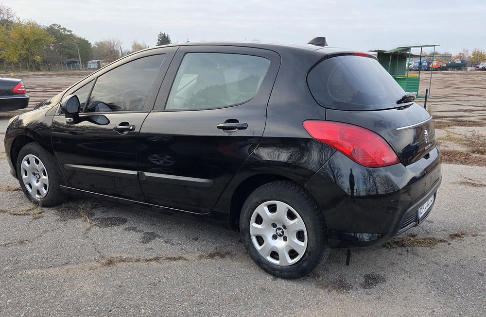 Пежо 308 хетчбек 1,6 автомат 2012
