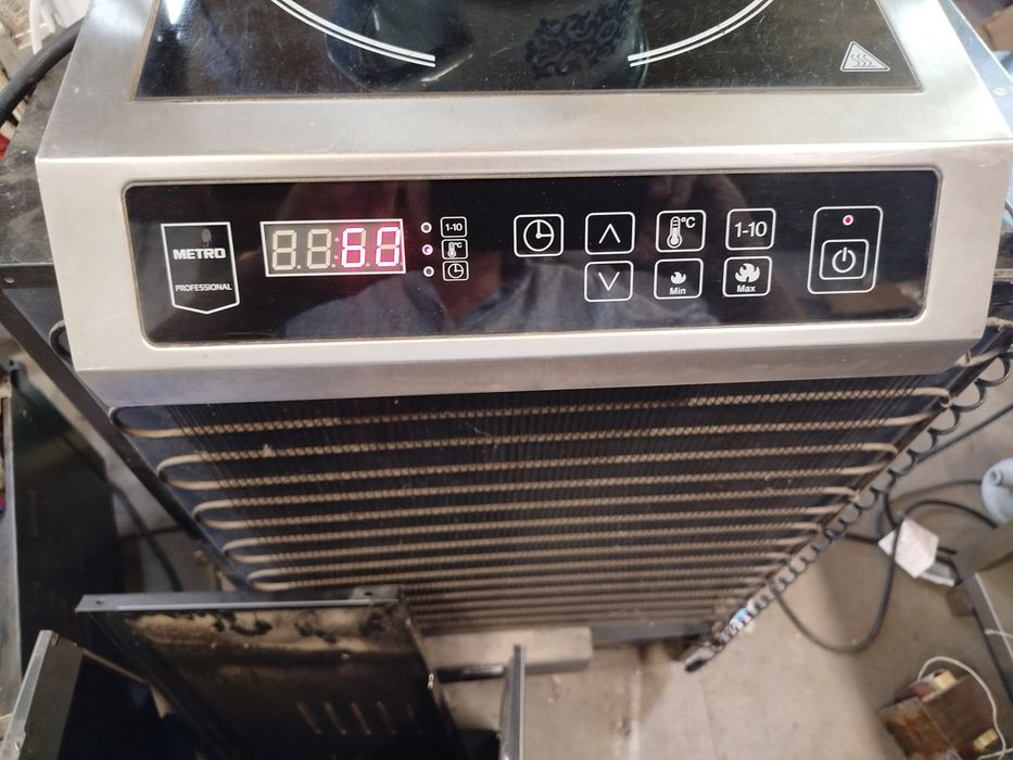 Індукційна професійна плита  GIC3035