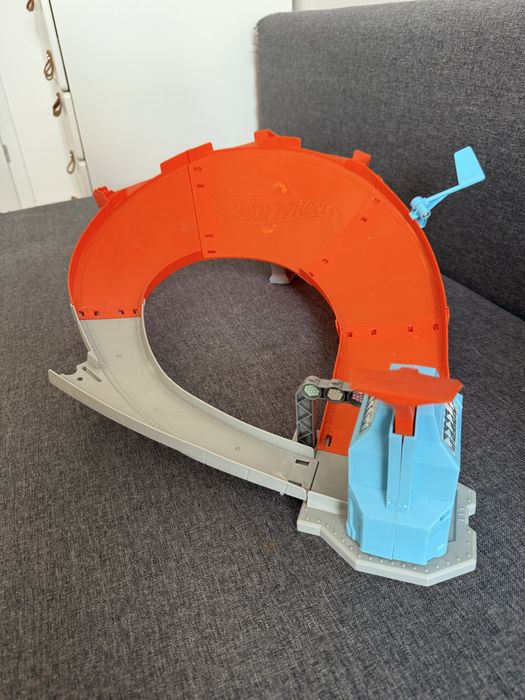 Hot Wheels GBF84 Tor do driftu