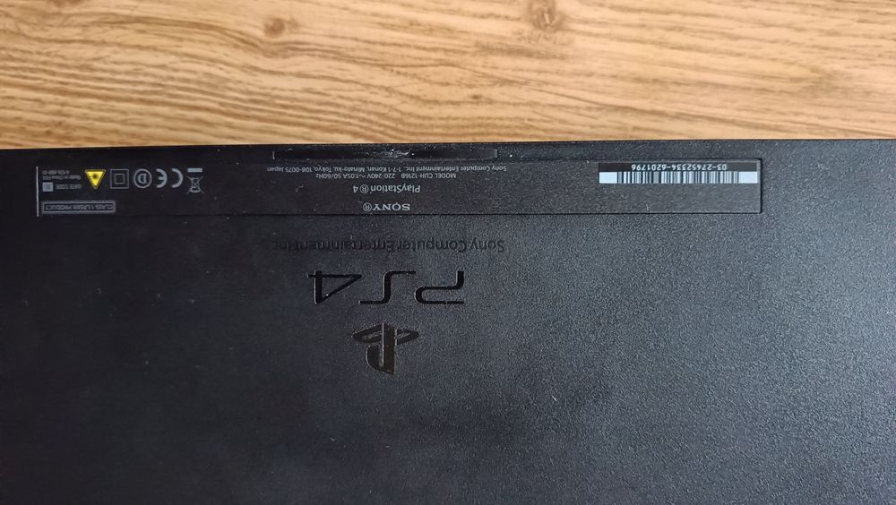 Konsola PlayStation 4 Slim 500 gb dwa pady