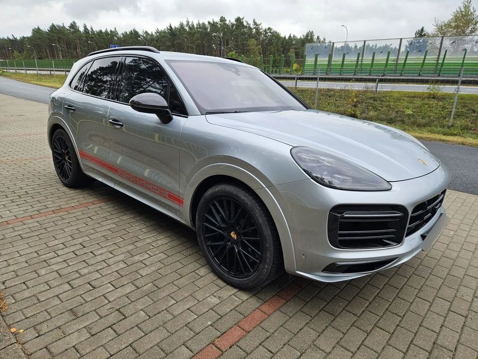 Porsche Cayenne Porsche Cayenne Porsche Cayenne GTS 2022 rok