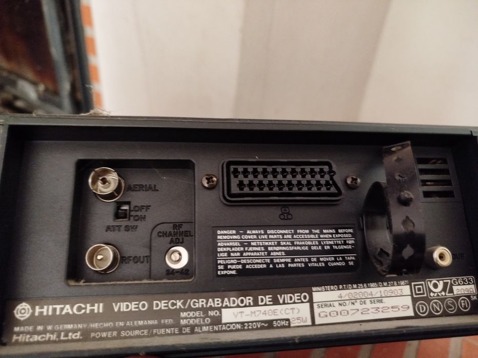 Leitor VHS da Hitachi