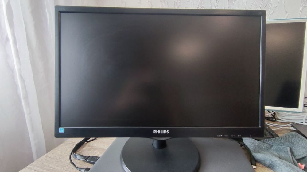 Продам монітор 21.5" Philips 223V5LSB2/10