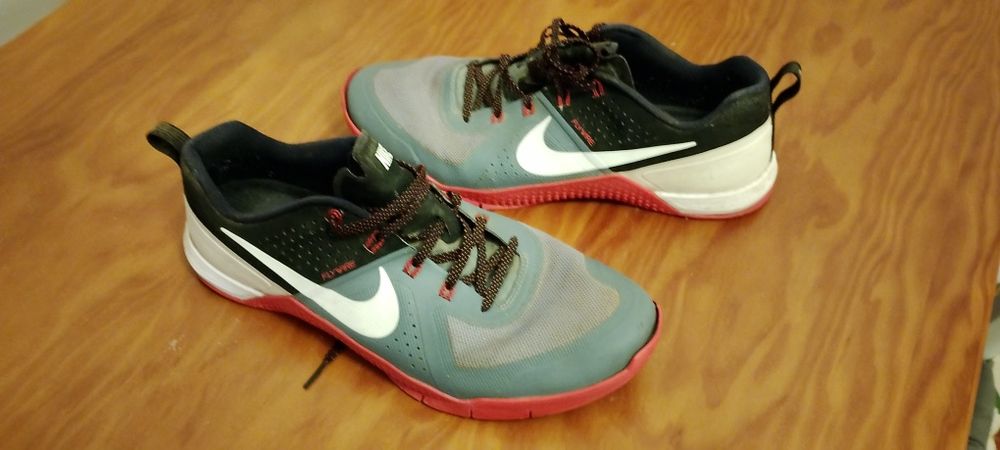 Chuteiras Nike para relva artificial - futsal