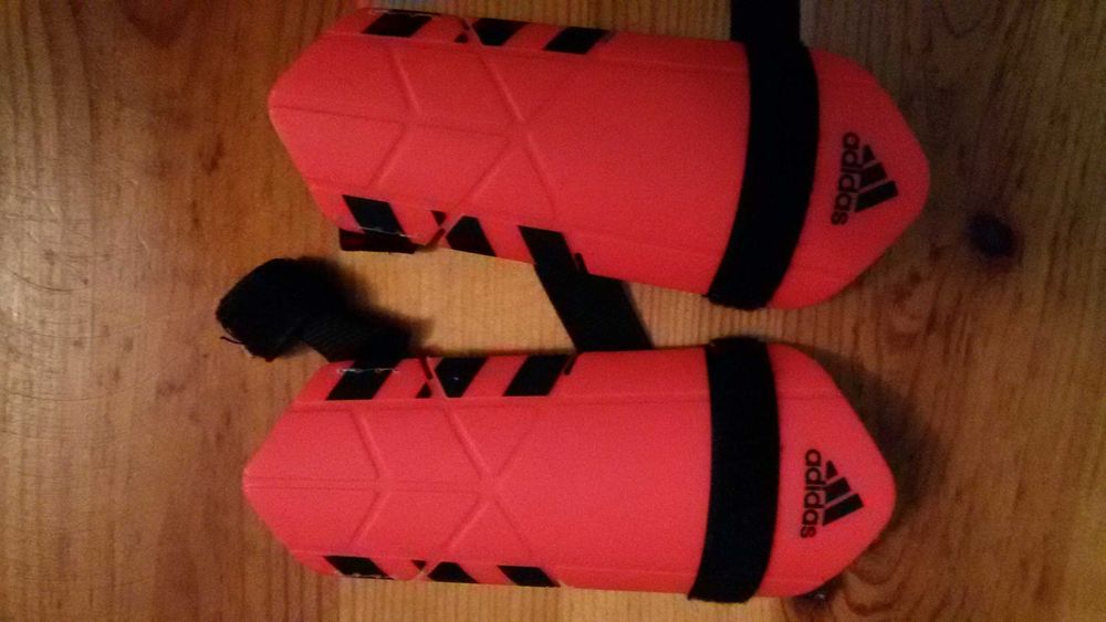 Chuteiras de criança (3 pares), com muito pouco uso, impecaveis.