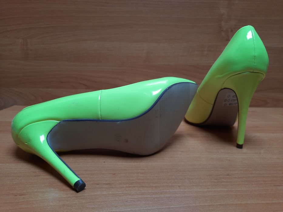 Szpilki żółte neonowe 38 w szpic